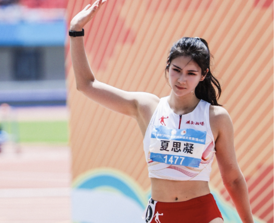 大的反差, 作为国内女, 岁的田径运 大的反差, 作为国内女, 岁的田径运